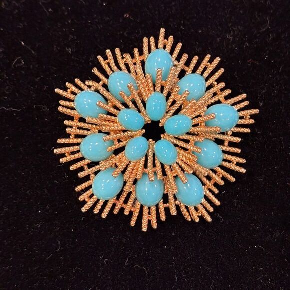 VTG Avon Susan Caplan Faux Turquoise Starburst Brooch 60’s - Picture 1 of 3